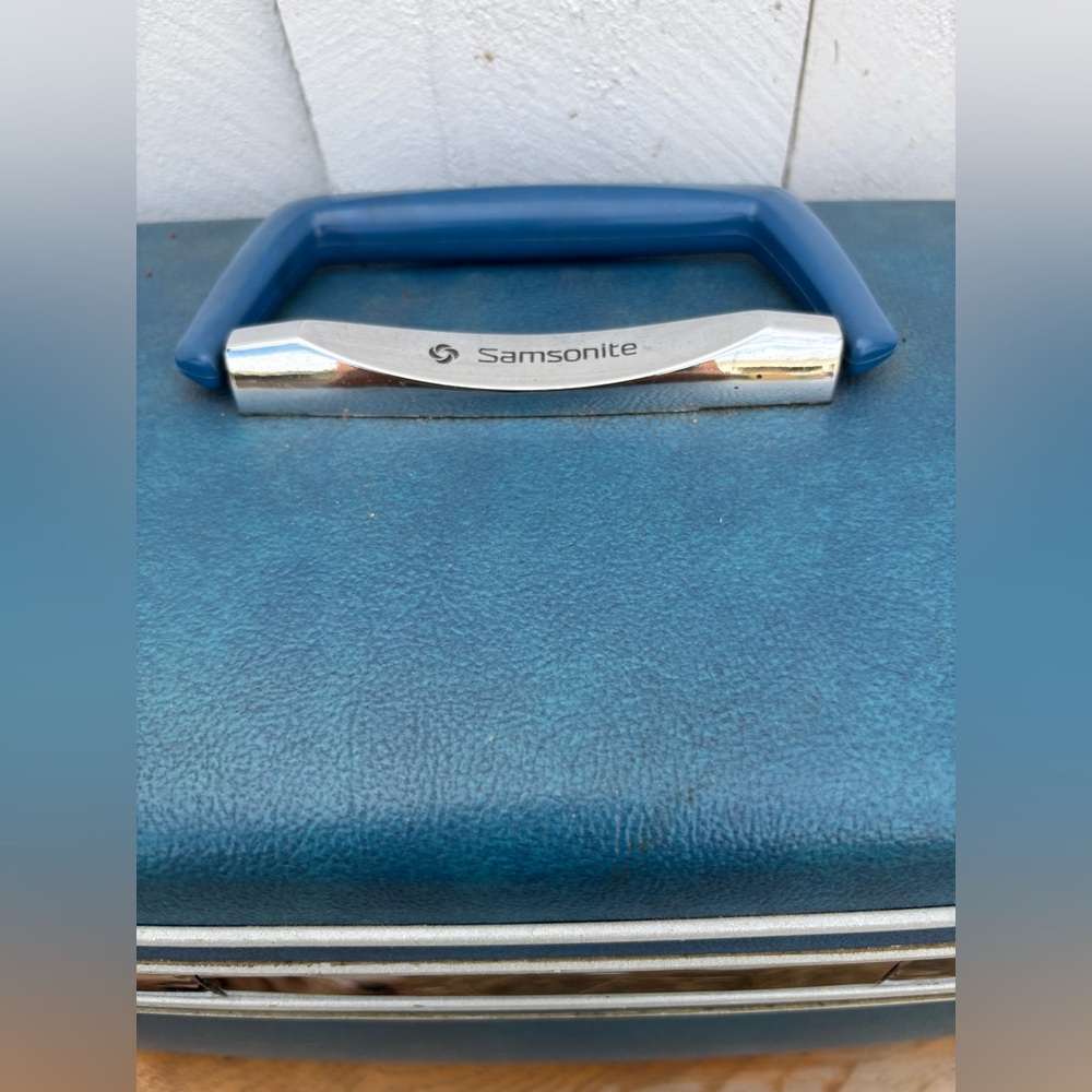 Samsonite - Blue Train Case - Picture 11 of 11